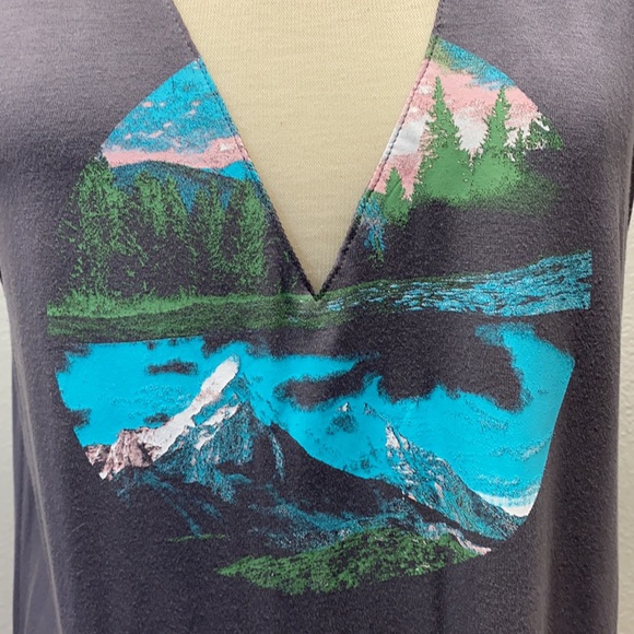 🦊R&R cowgirl mesh triangle sleeveless tee - Picture 3 of 5